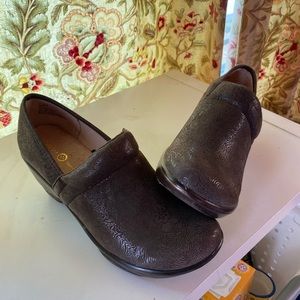 Women’s Jambu Clogs 🤎